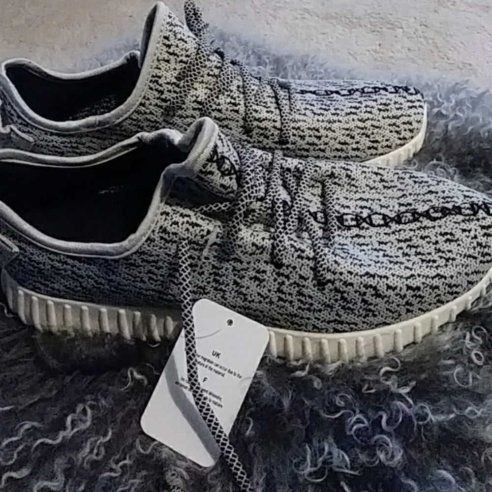 Adidas running shoes (adidas yeezy)